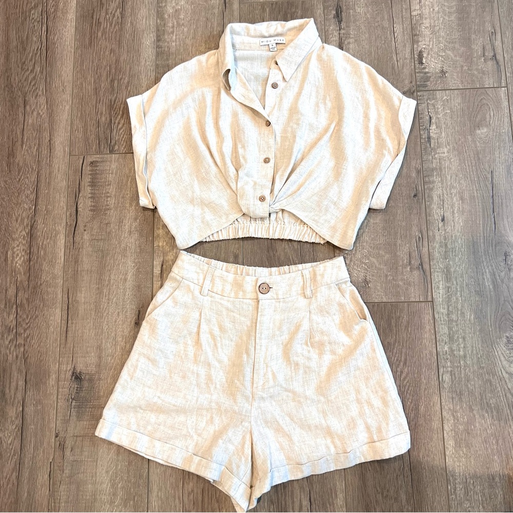 NWOT Miou Muse Linen Top and Shorts Set Small